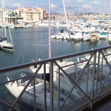 Port Frejus Cap Hermes Vue Mer Et Port Pieds Dans L'Eau Piscine Pkg エクステリア 写真