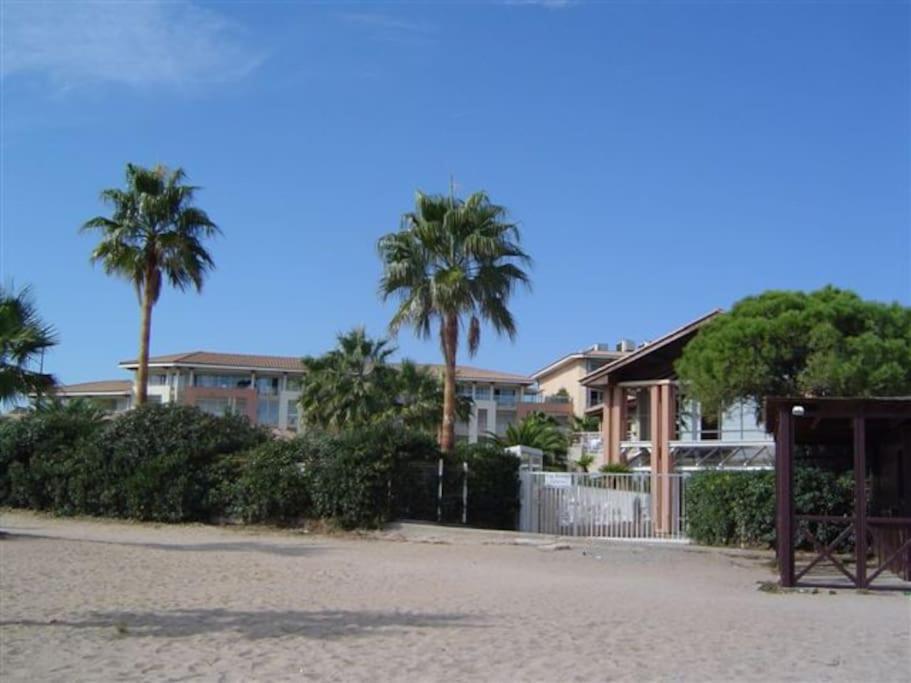 Port Frejus Cap Hermes Vue Mer Et Port Pieds Dans L'Eau Piscine Pkg エクステリア 写真